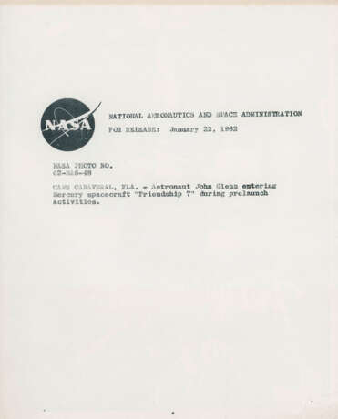 Photomontage du lancement du premier vaisseau spatial pour transporter un Américain en orbite; John Glenn prépare le lancement; le vaisseau spatial Friendship 7, janvier-20 février 1962 - photo 7