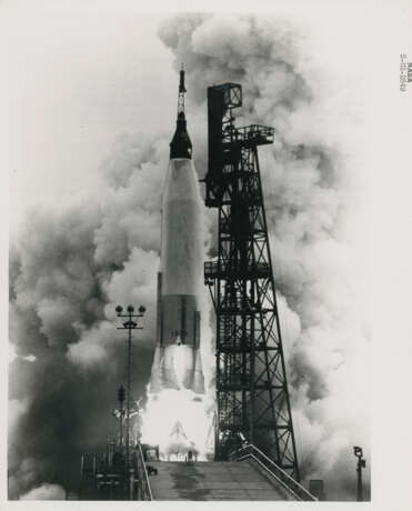 Lancement et séparation du véhicule Atlas d'Aurora 7; Scott Carpenter arrive sur le Pad 14 pour monter à bord du vaisseau spatial; Contrôle de mission pendant le vol orbital, le 24 mai 1962 - photo 10
