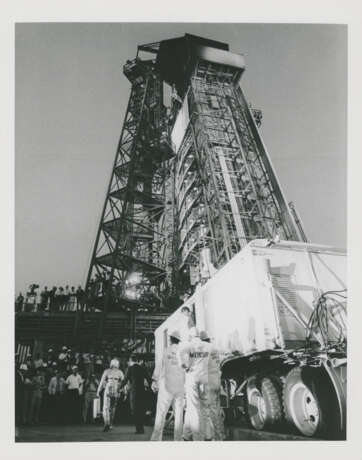 Lancement et activités préalables au lancement de la mission Faith 7 transportant Gordon Cooper dans son voyage de 22 orbites à travers l'espace; Contrôle de mission surveillant le vol, mai 1963 - photo 7