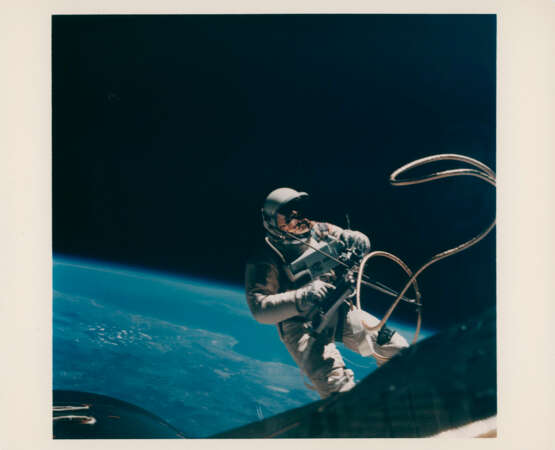 First US Spacewalk, Ed White’s EVA over Texas, June 3-7, 1965 - фото 1