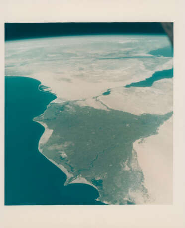 Views of Earth from space: the cradle of civilization (Egypt’s Nile River Delta); Gulf of Aden; Richat Crater; Pacific Ocean; Florida Keys, June 3-7, 1965 - photo 1