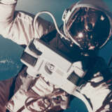 First US Spacewalk [Large Format]; Ed White’s EVA over the Gulf of Mexico, June 3-7, 1965 - Foto 1