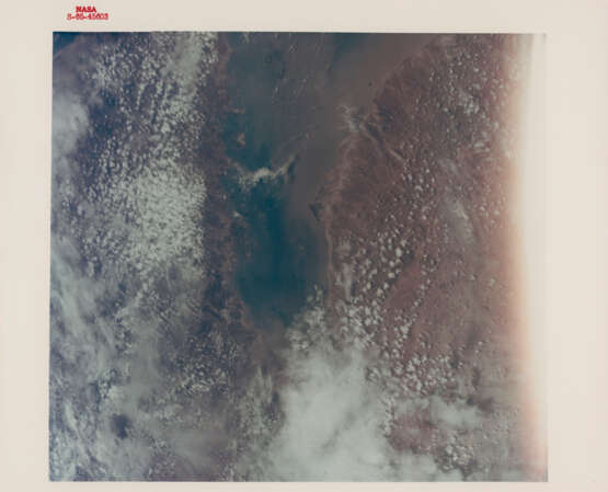 Views of Earth from space: horizon over China and Yangtze River; Baja California; light-struck shot over India; Japan; Tibet; Africa, August 21-29, 1965 - фото 5