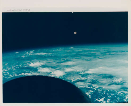 Moonrise; views of Earth from space: tropical storm off Baja California; Bahamas islands, December 4-18, 1965 - photo 1