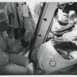 Frank Borman and James Lovell during countdown; the crew fully suited during tests; photomontage of the liftoff, December 1965 - Foto 9
