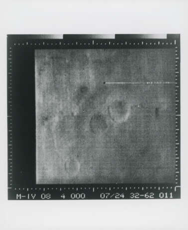The 22 photographs of Mars transmitted by the first spacecraft to send close-up pictures of the Red Planet, July 15, 1965 - photo 16