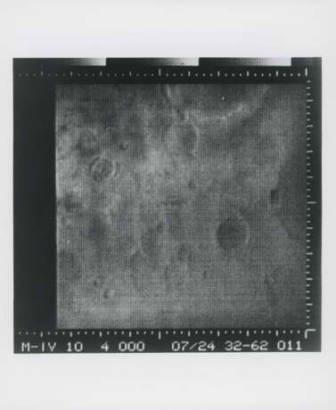 The 22 photographs of Mars transmitted by the first spacecraft to send close-up pictures of the Red Planet, July 15, 1965 - photo 20