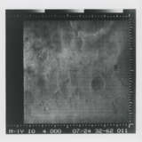 The 22 photographs of Mars transmitted by the first spacecraft to send close-up pictures of the Red Planet, July 15, 1965 - photo 20