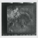 The 22 photographs of Mars transmitted by the first spacecraft to send close-up pictures of the Red Planet, July 15, 1965 - photo 22