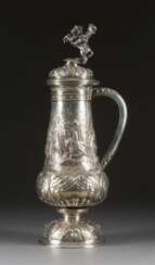 GROSSER HISTORISMUS-HUMPEN MIT SCHLACHTSZENEN