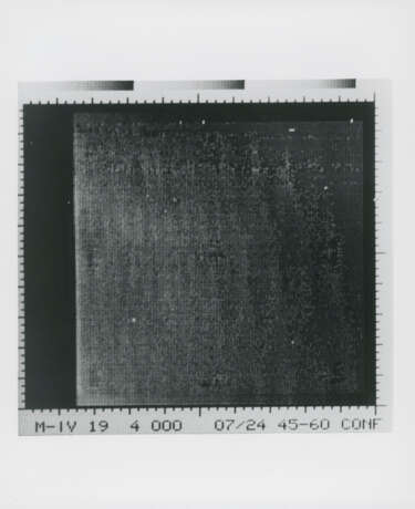 The 22 photographs of Mars transmitted by the first spacecraft to send close-up pictures of the Red Planet, July 15, 1965 - photo 37