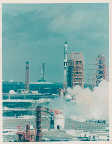 Richard Gordon’s EVA; NASA guests viewing the liftoff; liftoff with Apollo Launch Pad in the background, September 12-15, 1966 - photo 5