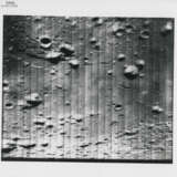 Orbital views including the first US photograph of the lunar farside, August 1966; model of the revolutionary Kodak camera-carrying Lunar Orbiter, 1966 - Foto 6