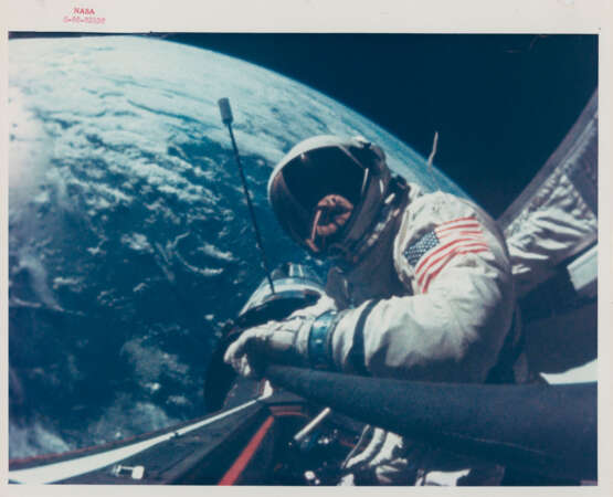 Buzz Aldrin’s stand-up EVA over the Earth, November 11-15, 1966 - Foto 1