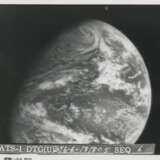 First photograph of the Earth and Moon together, December 22, 1966 - фото 1