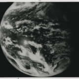 First detailed B&W whole Earth photographs: the phases of the Earth during an entire day; early view of the whole Planet Earth, December 11-13, 1966 - photo 3
