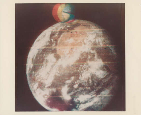 First crude color picture of the Planet Earth from outer space, October 1967 - photo 1