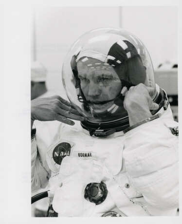 First mission to another world: the first lunar voyagers in the simulator; portraits of the crew; recovery training; space food, October-December 1968 - photo 19