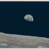 First Earthrise seen by human eyes - photo 1