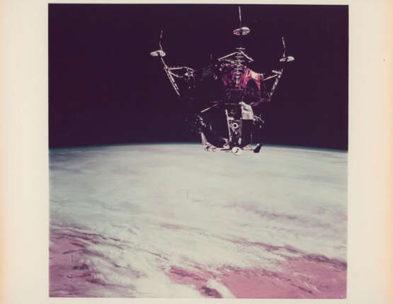The ascent stage of the LM Spider approaching for rendezvous; the LM Spider over the Earth horizon, March 3-13, 1969 - photo 3