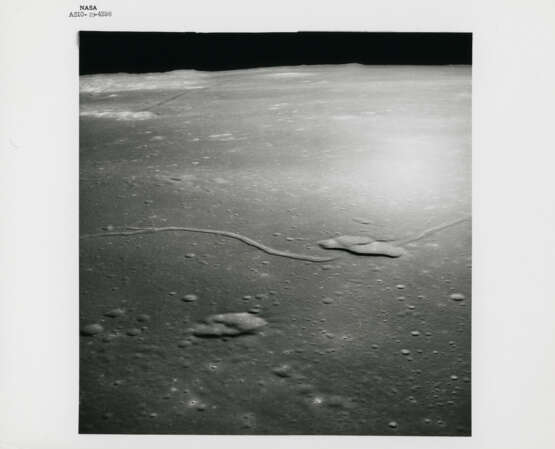 Moonscapes seen from the LM approaching the future Apollo 11 landing site at very low altitude and during its closest approach, May 18-26, 1969 - Foto 7