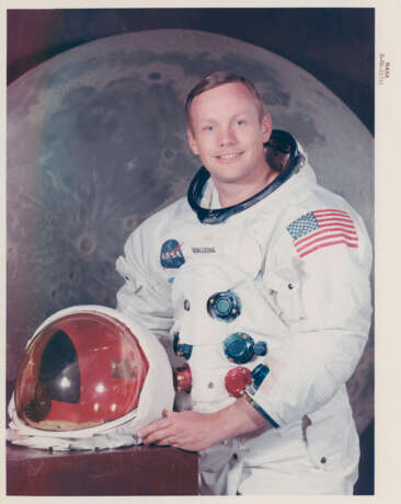 Official portraits of Neil Armstrong, Buzz Aldrin and Michael Collins in lunar spacesuit, July 1969 - photo 2