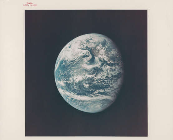 The Earth from 49,000 nautical miles in space, outbound, July 16-24, 1969 - Foto 1