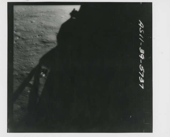 Panoramic sequences from the LM after landing: Double Crater; near field view of the landing site, July 16-24, 1969 - photo 7