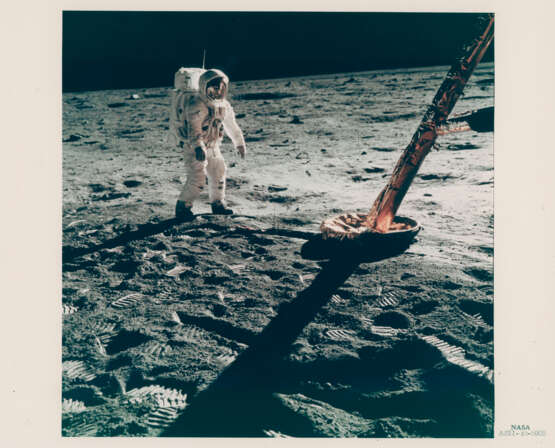 Buzz Aldrin walking on the Moon, July 16-24, 1969 - фото 1