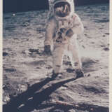 Buzz Aldrin’s gold-plated visor reflects the photographer and the LM Eagle, July 16-24, 1969 - Foto 1