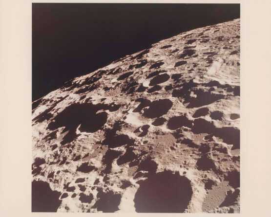 Diptych of the forbidding center of the lunar farside near Crater Daedalus; Sunset over Crater Icarus, July 16-24, 1969 - Foto 4