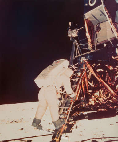 [Large Format] Buzz Aldrin prior to becoming second human being to set foot upon the Moon, July 16-24, 1969 - Foto 1