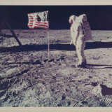 Buzz Aldrin and the American flag on the Sea of Tranquillity [Large Format], July 16-24, 1969 - Foto 1