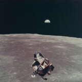 LM Eagle and Earthrise [Large Format], July 16-24, 1969 - Foto 1
