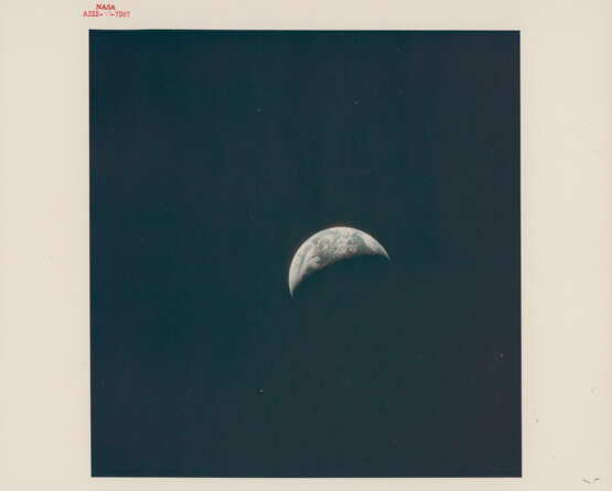 Slender crescent Moon and crescent Earth seen during translunar coast, November 14-24, 1969 - photo 3
