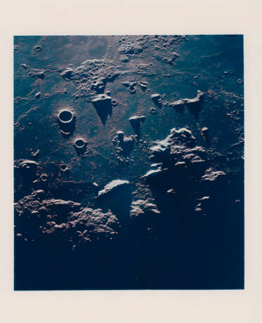 Moonscapes during the first orbits: lunar Sunrise; telephotographs over the nearside; views of the curved farside horizon, November 14-24, 1969 - Foto 1