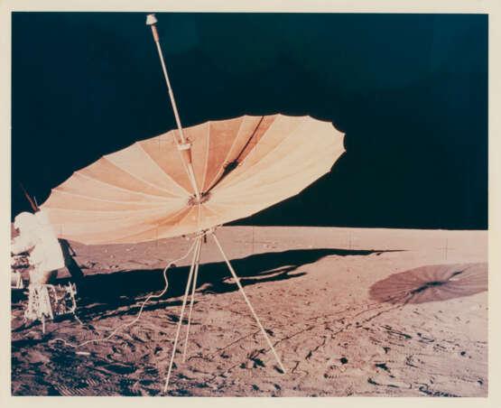 Panoramic views on the Ocean of Storms; views of Pete Conrad at the LM next to the S-band antenna; lunar horizon from LM window, November 14-24, 1969 - Foto 3