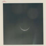 Very thin crescent of Earth, homebound; the Moon from a perspective not visible from Earth, November 14-24, 1969 - Foto 1