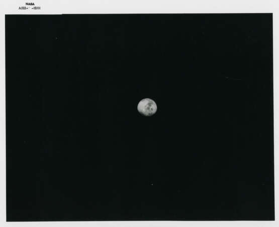 Very thin crescent of Earth, homebound; the Moon from a perspective not visible from Earth, November 14-24, 1969 - Foto 3