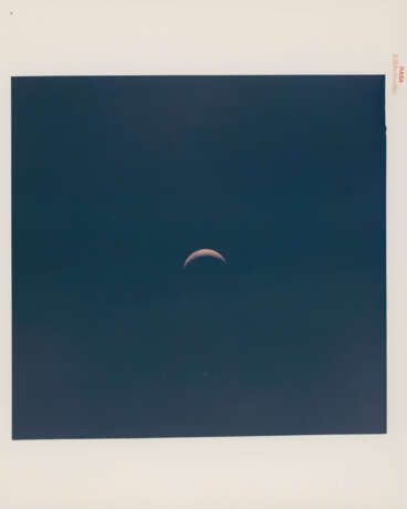 Views of the Crescent Moon and the crescent Earth seen from the spacecraft approaching the Moon, April 11-17, 1970 - фото 1