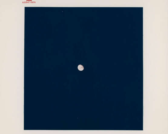 Telephotographs of the nearly Full Moon; the Earth after the slingshot pass; the Moon rising in the window and receding behind the spacecraft, April 11-17, 1970 - photo 19