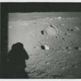 Moonscapes at station C’: towards Cone Crater; lunar valley; Saddle Rock in the distance; boot prints in the lunar soil, January 31-February 9, 1971, EVA 2 - Foto 5