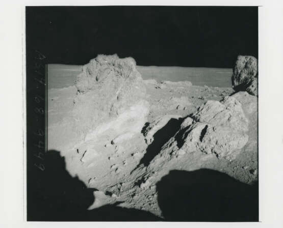 Moonscapes at station C1: panoramic sequence of Saddle Rock; Fra Mauro landing site; Saddle Rock; astronaut’s shadow, January 31-February 9, 1971, EVA 2 - фото 2