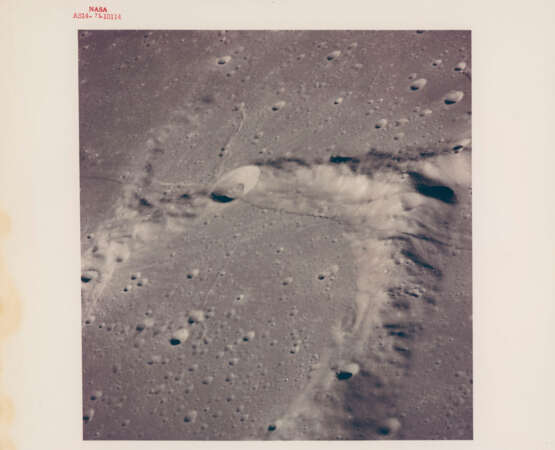 Orbital moonscapes: Sunset over farside lands; telephotograph of King Crater; lunar horizon over Alphonsus; Crater Parry near Fra Mauro, January 31-February 9, 1971 - Foto 7