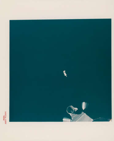 The planet Earth; close-up of the LM during docking with the CSM; the SIVB third stage after ejection from the LM, July 26-August 7, 1971 - Foto 5