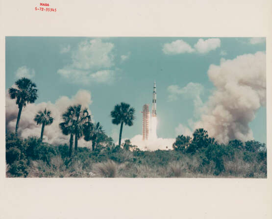 Wide-angle view of the liftoff; departure for the Moon; liftoff; Launch Control; the curved Earth horizon after translunar injection, April 16, 1972 - Foto 1