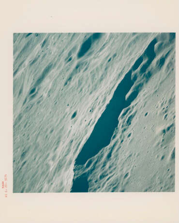 Moonscapes: lunar horizon over Crater Bullialdus; dark wall of Crater Lobachevsky; horizon over Craters Almanon and Geber, April 16-27, 1972 - Foto 4