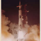 Nighttime launch; the last crew departing for the Moon; the Saturn V after ignition; Launch Control, December 6-7, 1972 - Foto 10