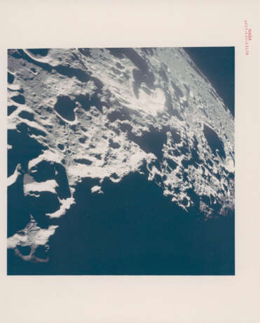 First photograph of the Earth setting over the dark side of the Moon; Sunset over the farside; farside horizon, December 7-19, 1972 - Foto 3