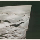 The CM America over the farside; close-ups of a small mare; America flying at low altitude over the Taurus-Littrow landing site, December 7-19, 1972 - Foto 8